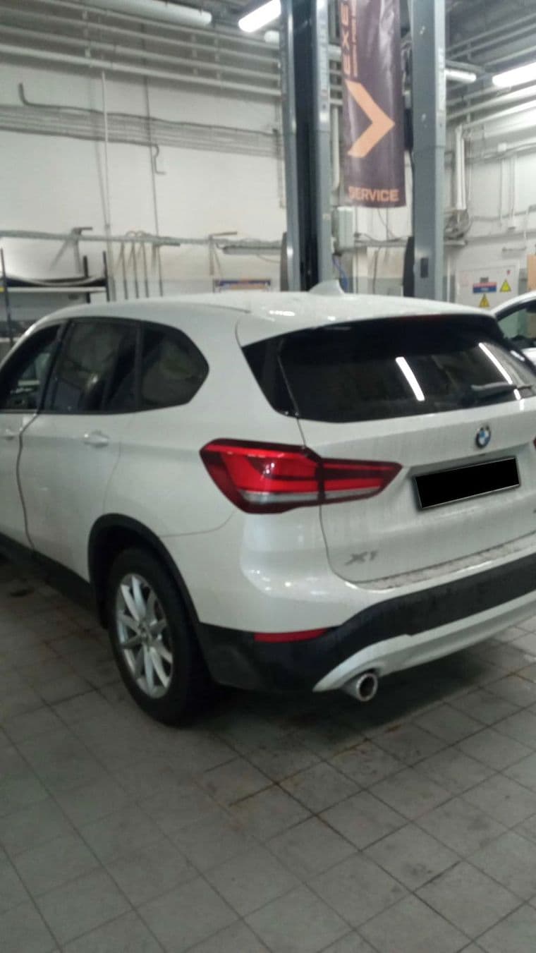 BMW X1, 2021 - вид 3