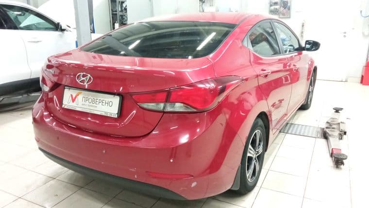Hyundai Elantra 2014 года, 184 000 км - вид 2