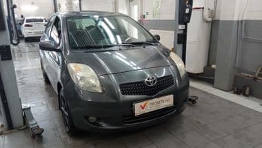 Toyota Yaris 2008 года, 196 123 км - вид 2