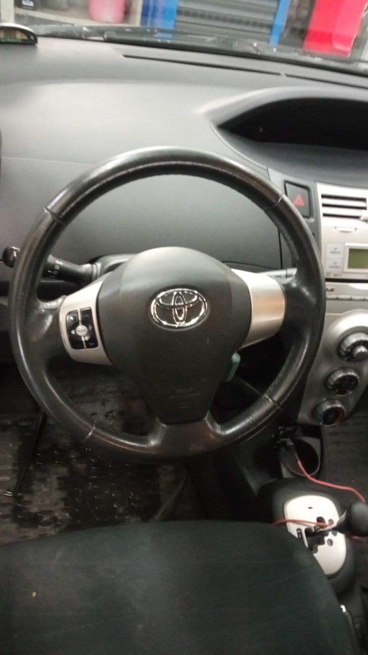 Toyota Yaris, 2008 - вид 4