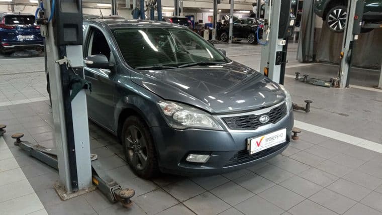 KIA Ceed 2010 года, 198 000 км - вид 2
