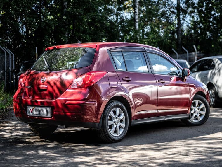 Nissan Tiida, 2008 - вид 1