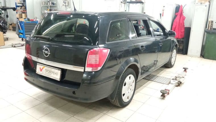 Opel Astra 2014 года, 138 654 км - вид 2