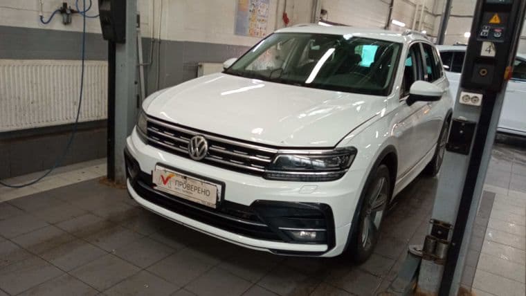 Volkswagen Tiguan 2020 года, 130 195 км - вид 1