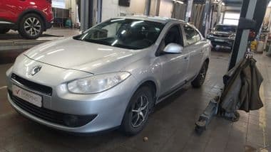Renault Fluence 2010 года, 169 799 км - вид 1