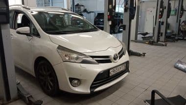Toyota Verso 2014 года, 231 213 км - вид 2