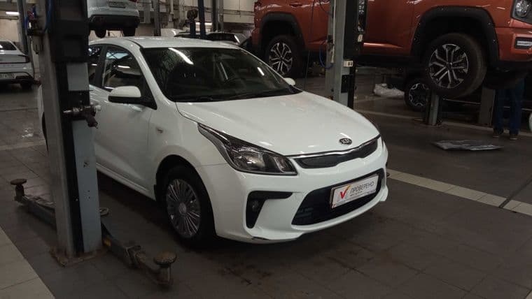 KIA Rio 2017 года, 138 000 км - вид 2