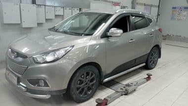 Hyundai ix35 2011 года, 192 408 км - вид 1