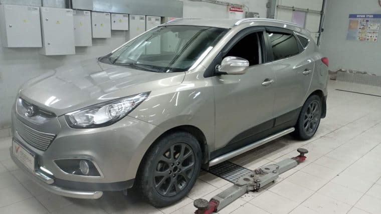 Hyundai ix35 2011 года, 192 408 км - вид 1