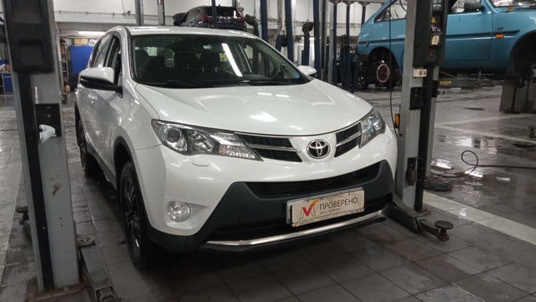 Toyota RAV4 2014 года, 126 468 км - вид 2