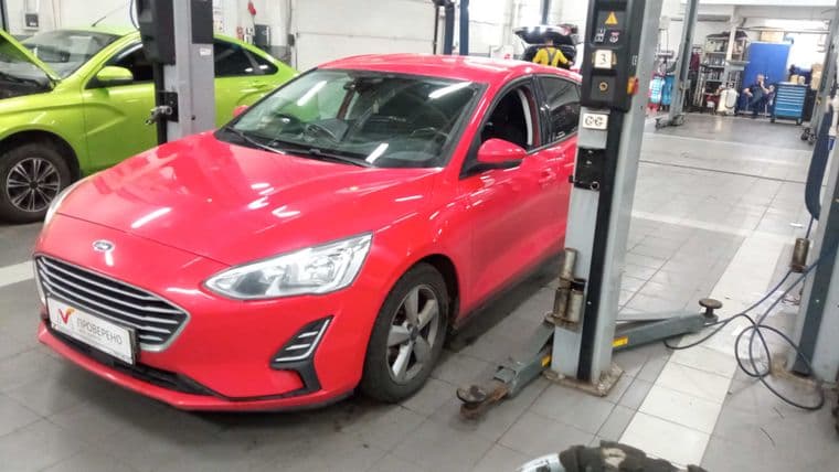 Ford Focus 2019 года, 165 595 км - вид 1