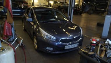 KIA Ceed 2012 года, 287 000 км - вид 1