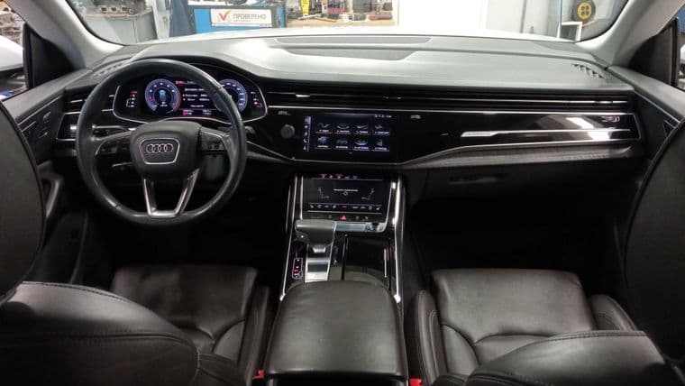 Audi Q8, 2019 - вид 4