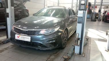 KIA Optima 2019 года, 172 974 км - вид 1