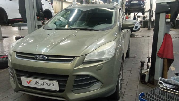 Ford Kuga 2012 года, 195 000 км - вид 1