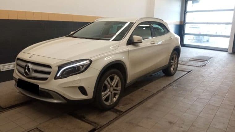 Mercedes-Benz GLA-класс 2015 года, 92 815 км - вид 1