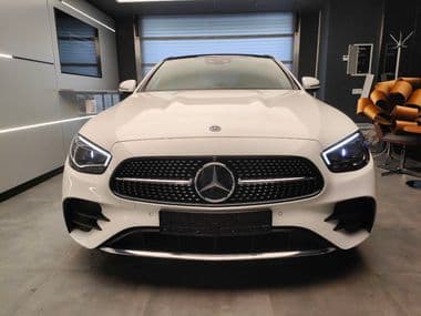 Mercedes-Benz E-класс 2020 года, 46 095 км - вид 2