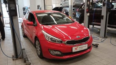 KIA Ceed 2014 года, 74 294 км - вид 2