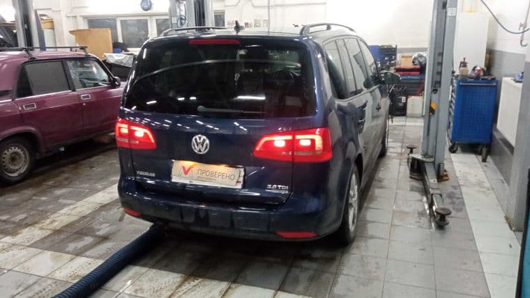 Volkswagen Touran, 2013 - вид 2