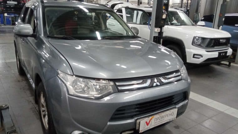 Mitsubishi Outlander 2012 года, 193 948 км - вид 2