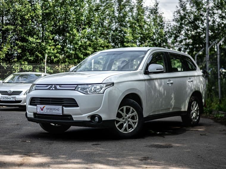 Mitsubishi Outlander, 2013
