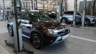 Renault Duster 2017 года, 138 287 км - вид 2