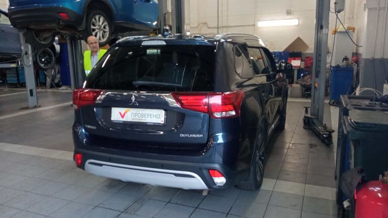 Mitsubishi Outlander, 2019 - вид 3