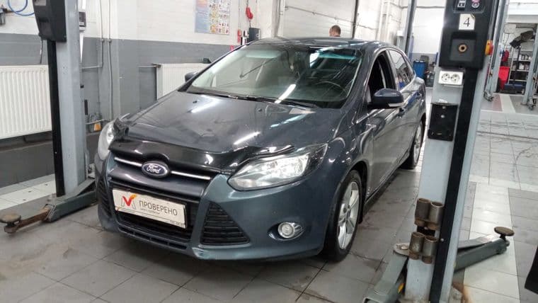 Ford Focus 2012 года, 220 430 км - вид 1