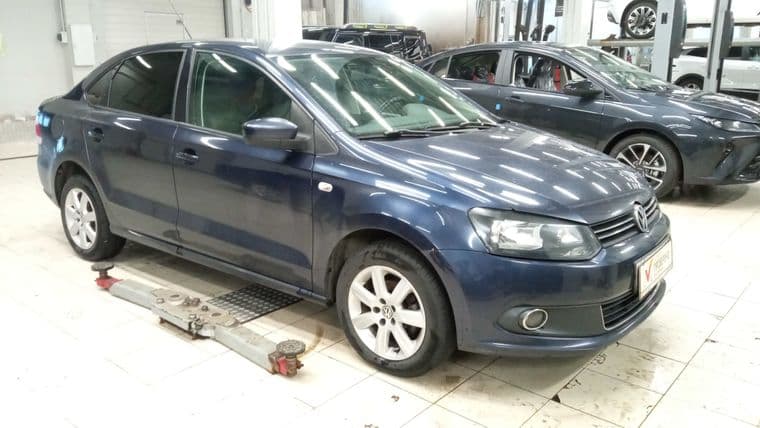 Volkswagen Polo 2012 года, 128 000 км - вид 2