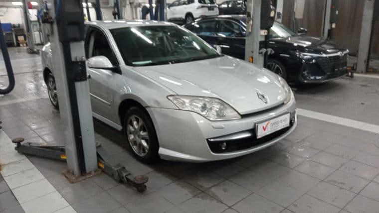 Renault Laguna 2008 года, 303 700 км - вид 2