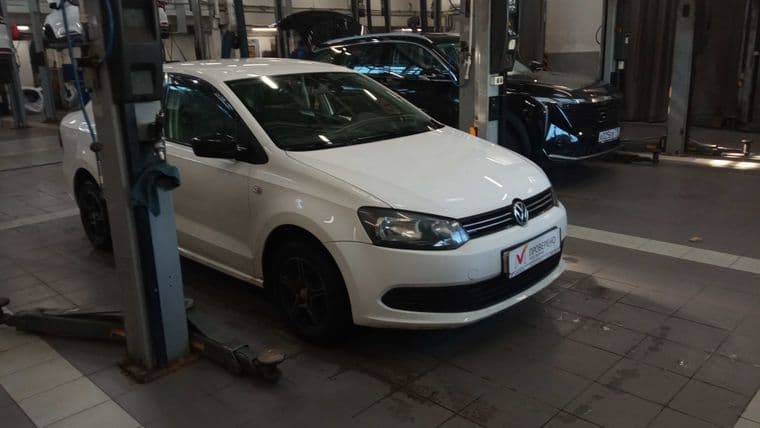 Volkswagen Polo 2011 года, 148 130 км - вид 2