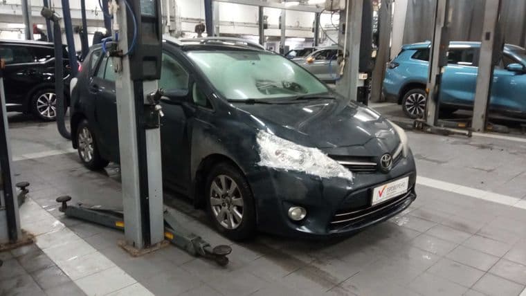 Toyota Verso 2013 года, 237 000 км - вид 2