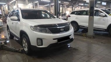 KIA Sorento 2012 года, 200 350 км - вид 2