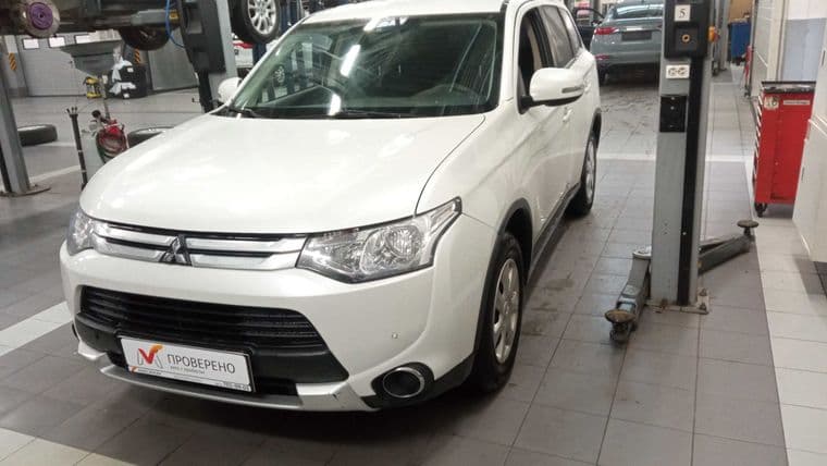 Mitsubishi Outlander, 2014