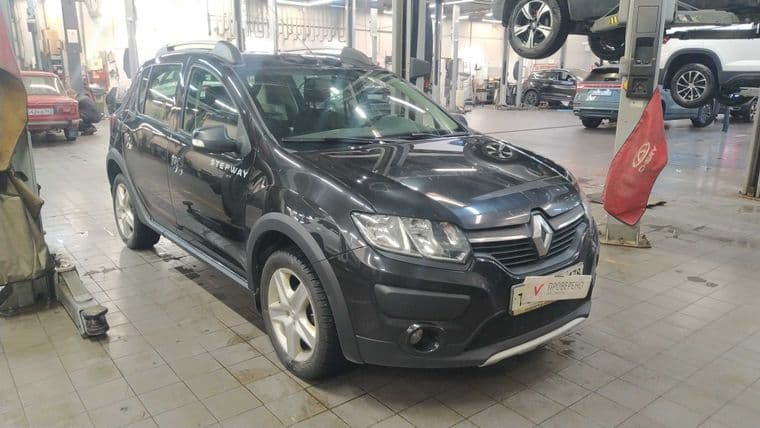 Renault Sandero Stepway 2015 года, 178 000 км - вид 2