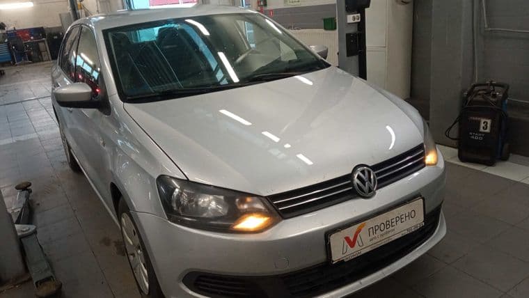 Volkswagen Polo 2014 года, 143 000 км - вид 2