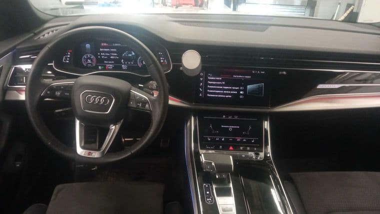 Audi Q8, 2019 - вид 4
