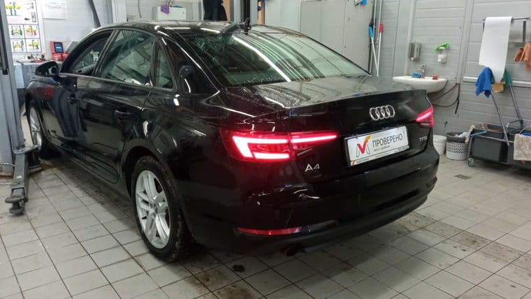 Audi A4, 2018 - вид 3