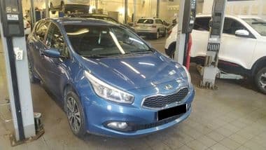 KIA Ceed 2013 года, 162 038 км - вид 2