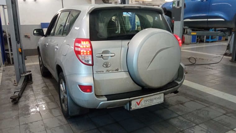 Toyota RAV4, 2011 - вид 3