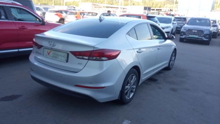 Hyundai Elantra, 2018 - вид 2