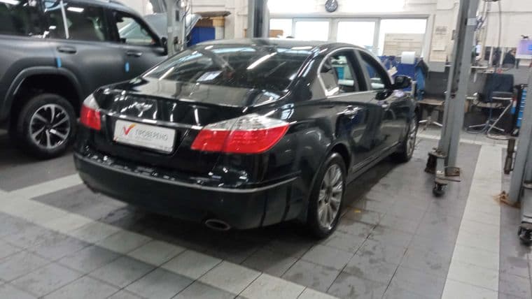 Hyundai Genesis, 2010 - вид 2