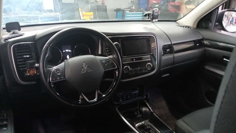 Mitsubishi Outlander, 2019 - вид 4