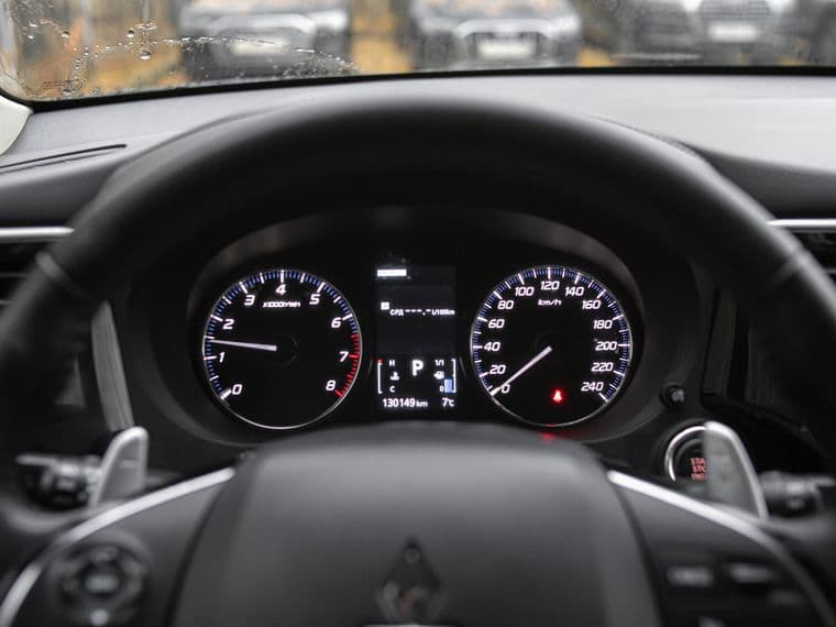 Mitsubishi Outlander, 2018 - вид 3