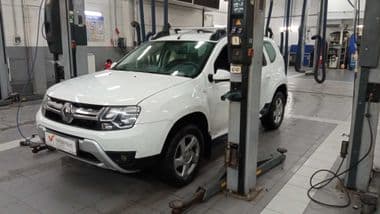Renault Duster 2018 года, 255 414 км - вид 1