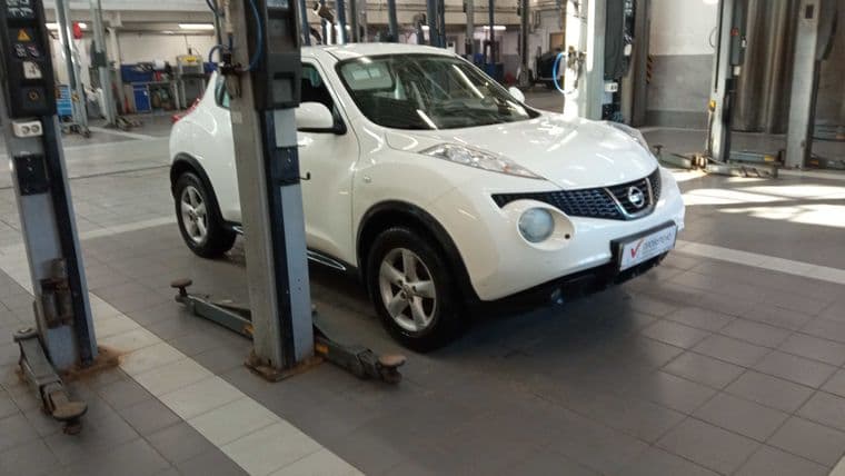 Nissan Juke 2013 года, 154 032 км - вид 2