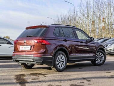 Volkswagen Tiguan 2021 года, 143 292 км - вид 2