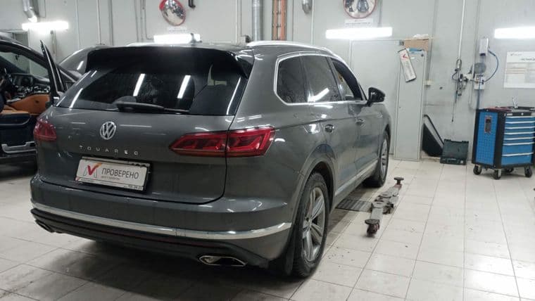 Volkswagen Touareg, 2019 - вид 2