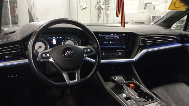 Volkswagen Touareg, 2019 - вид 4