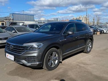 Volkswagen Touareg 2019 года, 105 827 км - вид 1